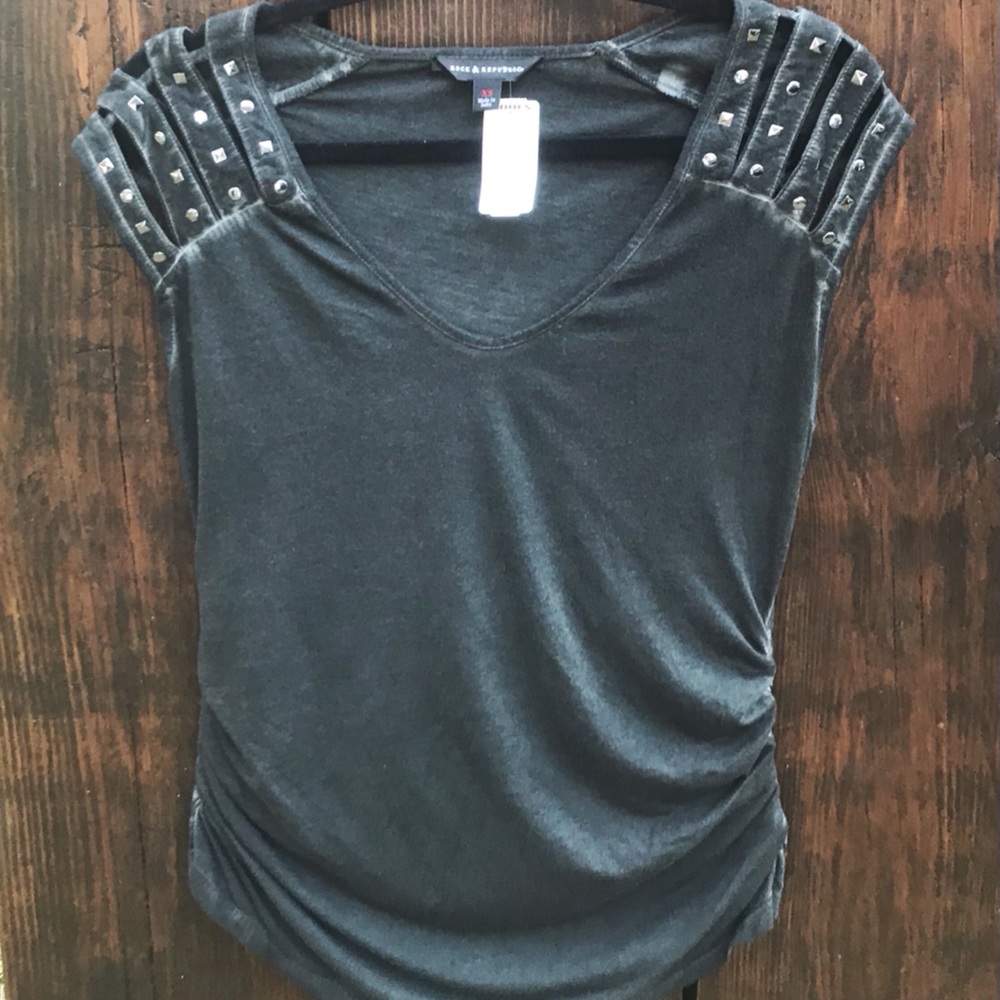 Rock & Republic Gray & Black Slit Sleeve Stud Top